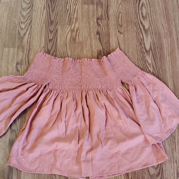 E and M off shoulder bell sleeve large button down - Picture 6 of 6